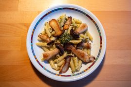 Nudeln mit Kürbispesto und Kräuterseitlingen. Bild: Nüßle